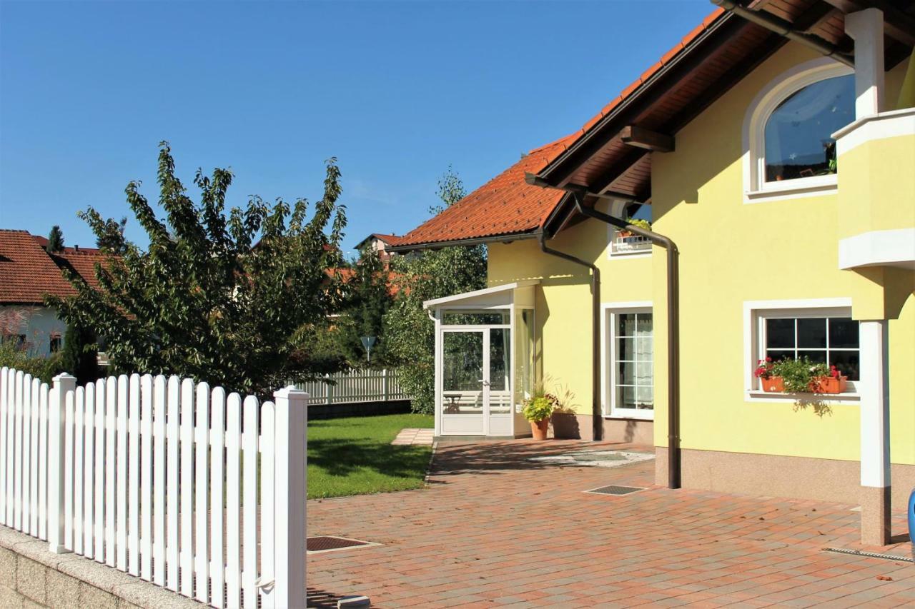 Yellow Dreamhouse Постойна Екстер'єр фото