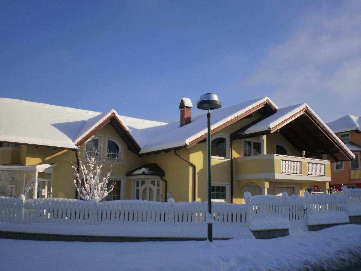 Yellow Dreamhouse Постойна Екстер'єр фото
